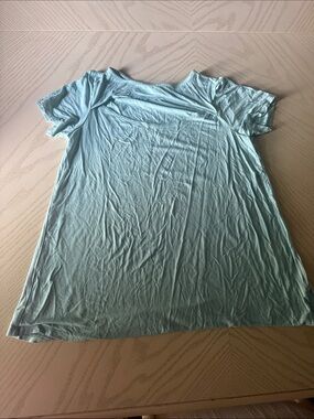 Women's Short Sleeve Crewneck Tee in Light Aqua 🌺